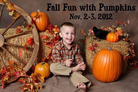 fall themed mini session setup - Google Search Halloween Photo Shoot Ideas, Pumpkin Backdrop, Fall Lights, Halloween Photo Shoot, Kid Halloween, Photo Halloween, Fall Mini Sessions, Photo Shoot Ideas, Halloween Photo