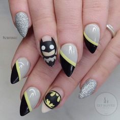 Batman Nail Art, Superhero Nails, Batman Nails, Unghie Nail Art, Nail Art Stripes, Nail Art Disney, Striped Nails, Disney Nails, Halloween Nail Designs