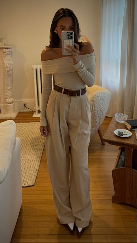 Emma Leger on Instagram fall fashion aesthetic fall outfit off shoulder top fall knit sweater ivory trouser pants pointed toe pumps Nude Trousers Outfit, Fall Dinner Date Outfit, Beige Clothes, Shoulder Tops Outfit, Off The Shoulder Top Outfit, Working Outfit, Chica Chola, Throwing Fits, Elegant Classy Outfits