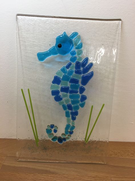 Beginner Fused Glass Ideas, Mosaic Fused Glass Ideas, Tack Fused Glass Ideas, Fused Glass Seahorse, Glass Fusing Projects For Beginners, Fused Glass Ideas For Beginners, Sea Glass Art Projects, Fused Glass Wall Art, Glass Art Pictures