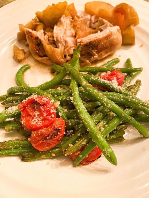 Bacon Green Beans Recipe, Marinated Green Beans, Indulgent Recipes, Beans And Tomatoes, Potato Broccoli, Parmesan Green Beans, Pecan Chicken Salads, Cherry Tomato Recipes, Tomato Recipe