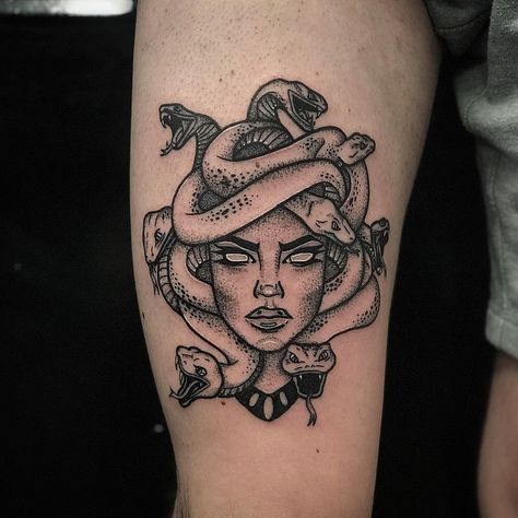 Sad Girls Tattoos 💧 on Instagram: “Medusa 🐍 Would love to do more large scale, creepy babe faces like this 🖤 📧 artworkbyemilysmith@gmail.com 📍 New Identity, 2A Penns Lane,…” Kneecap Tattoo Women, Perspective Tattoos, Upper Leg Tattoos, Rip Tattoo, Orca Tattoo, Medusa Tattoo Design, Unusual Tattoo, Framed Tattoo, Rainbow Tattoos