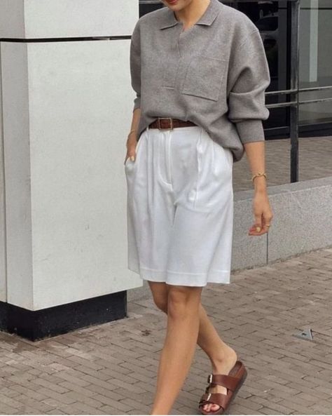 Bermuda Shorts Outfit Summer, Lydia Tomlinson, Bermuda Shorts Outfit, Fashion Souls, Style Désinvolte Chic, Style Casual Chic, European Summer Outfits, Summer Shorts Outfits, Daily Style