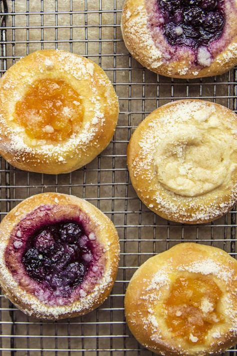 This quick and easy apricot kolache filling recipe is the ultimate cookie recipe meets dessert recipe.#cookierecipes #kolaches #kolachesrecipes #apricotrecipes #dessertrecipes Blueberry Filling Recipe, Easy Blueberry Cobbler, Kolache Recipe, Summer Fruit Recipes, Blueberry Filling, Blueberry Tart, Blueberry Syrup, Healthy Blueberry, Blueberry Cobbler