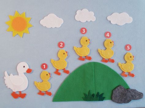 Felt Board For Classroom, Flannel Story Boards, Story Book Felt Boards, Felt Classroom Decorations, Felt Story Board, 5 Little Ducks Craft, 5 Little Ducks Activities, Felt Story Boards Ideas, Feltboard Stories