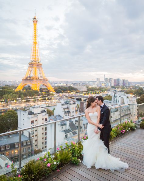 Shangrila wedding venue Eiffel Tower view Paris Wedding Venue, Paris Couple, Paris Elopement, French Wedding Style, Shangri La Hotel, Chateau Wedding, Paris Wedding, Small Intimate Wedding, France Wedding