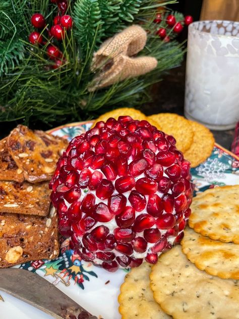 Pomegranate White Cheddar Cheese Ball White Cheddar Cheese Ball, Cheddar Cheese Ball, Holiday Cheese, White Cheddar Cheese, Fresh Oregano, Best Cheese, White Cheddar, Fresh Chives, Pomegranate Seeds