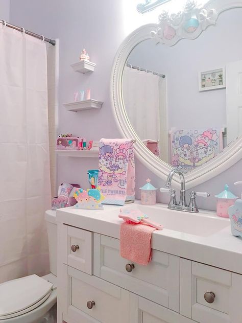 Bathroom decor Sanrio Bathroom Aesthetic, Bathroom Decor Kawaii, Pink Aesthetic Bathroom Decor, Pink Aesthetic House Decor, Sanrio House Decor, Anime Bathroom Decor, Sanrio Bathroom Decor, Soft Bathroom Aesthetic, Kawaii Bathroom Decor