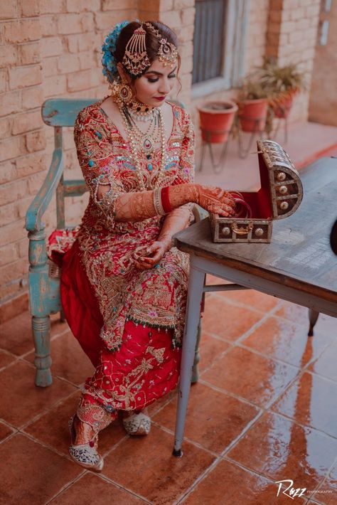 Traditional Punjabi Wedding, Bridal Dresses Ideas, Punjabi Wedding Suit, Mehendi Dress, Sikh Bride, Russian Wedding, Punjabi Bride, Outfit Inspired, Bridal Dress Fashion