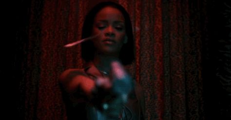 Didn't they tell you that I was a savage? 😈 Rihanna Banner, Rihanna Gif, Harmony Korine, Edgy Wallpaper, Aesthetic Gif, Makeup Videos, Diy Phone Case, Face Claims, Rihanna