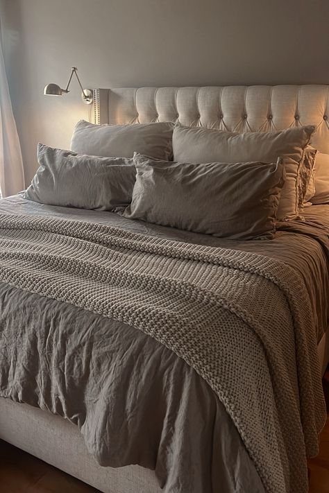 Aesthetic Grey Bedding, Grey Bed Frame Comforter Ideas, Gray Bedsheets Ideas, Light Grey Bed Sheets, Grey Duvet Cover Bedroom Ideas, Grey Bedsheets Aesthetic, Grey Comforter Bedroom Ideas, Dark Grey Bedding Ideas, Gray Bedding Ideas