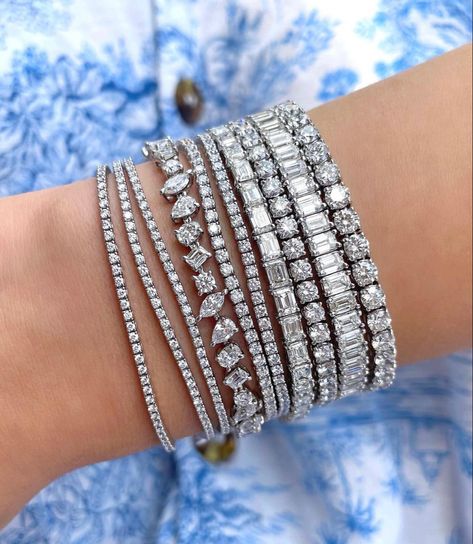 Diamond Bracelet Stack, Indian Accessories, Diamond Earrings Design, Expensive Jewelry Luxury, Diamond Tennis Necklace, Beaded Necklace Designs, Jewelry Photoshoot, Sparkle Earrings, Expensive Jewelry