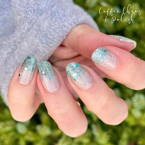 🌊Sea Breeze is a clear “glitter dipped” overlay featuring ocean 🌊 blue and silver iridescent glitter ✨ concentrated at the tip of the strip. This creates an effect similar to “dipping” the tips of your nails in glitter. The glitter gradually becomes less densely packed as it travels toward your cuticle for a subtle and gradual transition to “clear”, allowing the base color to shine through. #colorstreetcombos #colorstreetaddict #colorstreetnailstrips #colorstreetmani #colorstreetloversofin... Sea Breeze Color Street, Nails Inspired, Glitter Dipped, Street Nails, Clear Nails, Color Street Nails, Nail Inspiration, Sea Breeze, Mani Pedi