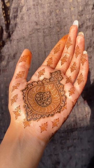 Mehndi Mandala, Short Mehndi Design, Finger Henna Designs, Latest Henna Designs, Simple Mehndi Designs Fingers, Very Simple Mehndi Designs, Modern Mehndi Designs, Full Mehndi Designs, Stylish Mehndi