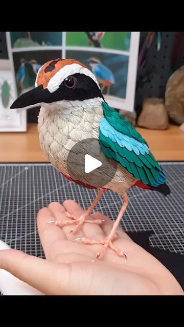 3d Paper Bird, Paper Bird, Paper Cutout Art, Paper Craft Videos, Desain Quilling, Instruções Origami, Paper Birds, Handmade Paper Crafts, Bird Crafts