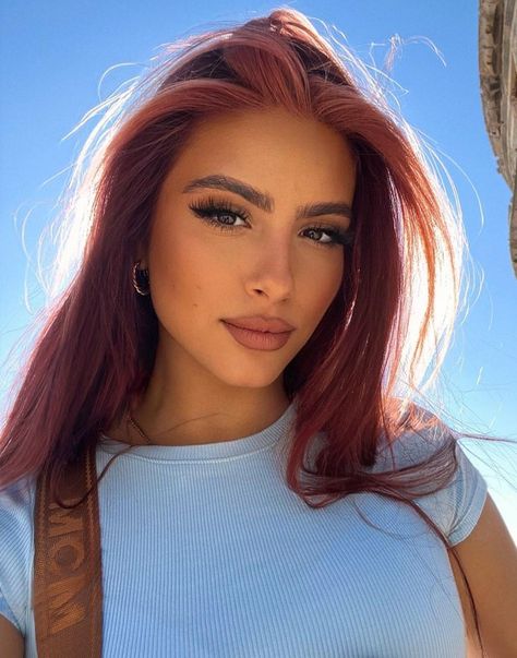 Red Hair Olive Skin, Red Hair Styles, Gorgeous Red Hair, Vibrant Red Hair, Red Hair Color Ideas, Maroon Hair, Copper Red Hair, Red Hair Inspo, Ginger Hair Color