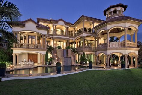 12 Luxury Dream Homes That Everyone Will Want To Live Inside Dream Mansion, Amazing Homes, Inspire Me Home Decor, Mansions Luxury, Beautiful Houses, Luxury Homes Dream Houses, Dream Home Ideas, Big Houses, House Goals