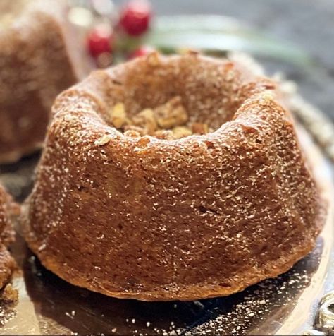 Gingerbread Cakes, Bundt Cake Pans, Easy Pineapple Cake, Double Chocolate Chip Muffins, Gingerbread Muffins, Apple Muffin Recipes, Classic Beef Stew, Mini Bundt, Chocolate Chip Cookie Cake