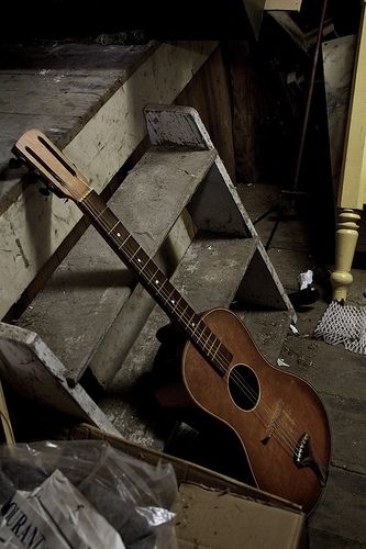 Old guitar, gotta have one hanging around for breaks Old Acoustic Guitar, Rustic Guitar, Vintage Acoustic Guitar, Parlor Guitar, Old Guitar, Guitar Lessons Tutorials, Acoustic Guitar Lessons, Guitar Diy, Guitar Photos