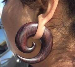 Salt Soak for Stretching your Ears – Two Feather Plugs