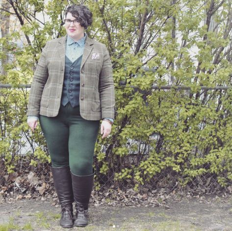 Nonbinary Clothes, Plus Size Nonbinary Fashion, Plus Size Androgynous Fashion, Androgynous Formal Wear, Butch Outfits, Androgynous Fashion Plus Size, Plus Size Dark Academia, Fall Business Attire, Mode Queer