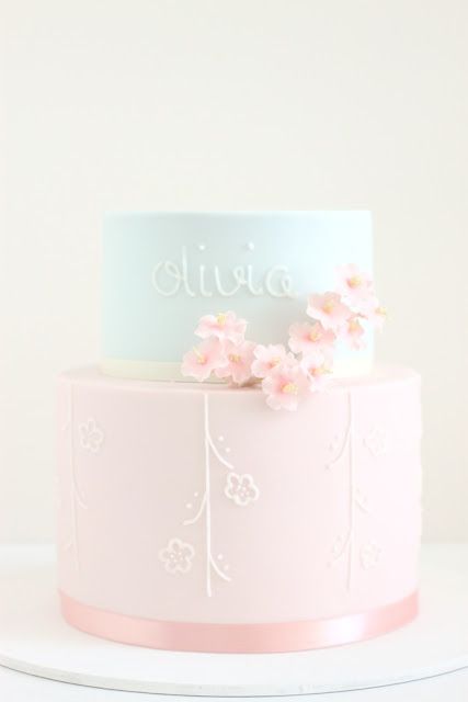 Pretty christening cake Cherry Blossom Cake, Birthday Deco, Cake With Flowers, Tiered Cake, Baptism Cake, Christening Cake, Baby Cakes, Special Cake, Gorgeous Cakes