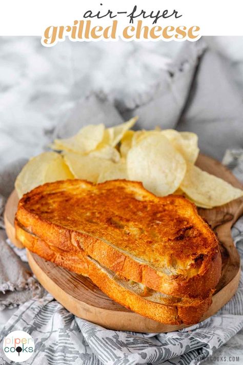 Enjoy the ultimate comfort food with these easy and crispy Air Fryer Grilled Cheese Sandwiches. This recipe yields a perfectly toasted exterior and a perfectly melted middle in just 5 minutes. Learn how to air fry grilled cheese sandwiches for a quick and delicious meal. Air Fry Grilled Cheese, Sandwich French Bread, Air Fryer Grilled Cheese Sandwich, Parmesan French Fries, Air Fryer Grilled Cheese, Perfect Grilled Cheese, Gourmet Grilled Cheese, Cheese Sandwich Recipes, Grilled Cheese Sandwiches