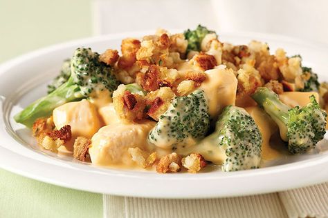 Find a new family favorite with our Cheesy Chicken and Broccoli Bake! Watch this chicken and broccoli bake video to see how the delicious dish is made. Cauliflower Stuffing, Chicken Broccoli Bake, Broccoli Bake, Cheesy Chicken Broccoli, Chicken And Broccoli, Velveeta Cheese, Gooey Cheese, Kraft Recipes, Ooey Gooey