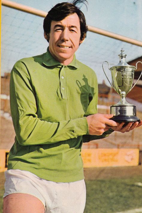 Gordon Banks of Stoke City in 1970. Gordon Banks, England Football Players, Stoke City Fc, 30 December, Sporting Legends, England National Team, English Football League, England Football Team, Patio Deck Designs