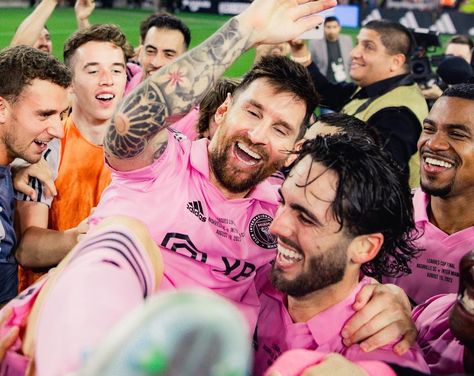 leo messi y leonardo campana inter miami Messi World Cup, Messi Goals, Messi And Neymar, Lionel Andrés Messi, Messi Argentina, Inter Miami, Professional Soccer, Major League Soccer, Soccer Club