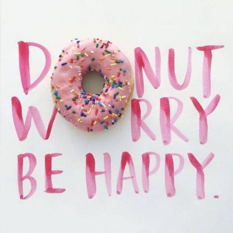 35 Hilarious Donut Quotes In Celebration Of National Donut Day Doughnut Quotes, Doughnut Quote, Donut Meme, Donut Quotes Funny, Doughnuts Photography, Donut Quotes, National Doughnut Day, Quotes Funny Humor, Donut Humor