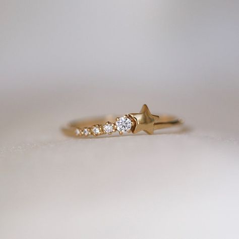 Simulated Diamond Rings, Gold Rings Fashion, Gold Statement Ring, Gold Ring Designs, Etsy Gold Ring, Shooting Star, Star Ring, Gold Jewelry Fashion, Star Pendant