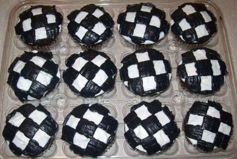 Checkered Flag Cupcakes - Devil's Food cupcake with Buttercream frosting Cupcake With Buttercream Frosting, Flag Cupcakes, Flag Desserts, Devils Food Cupcakes, Nascar Party, Frozen Birthday Party Cake, Choc Chip Muffins, Buttercream Frosting For Cupcakes, Flag Food