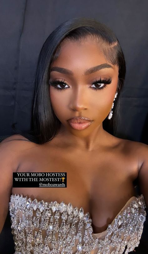 Prom Make Up Black People, Easy Birthday Makeup Looks, Natural Soft Beat Makeup Black Women, Matt Soft Glam Makeup, Dark Skin Prom Makeup, Prom Makeup Look Black Women, Prom Makeup Silver Dress, Senior Portraits Makeup, Blue Soft Glam Makeup Black Women