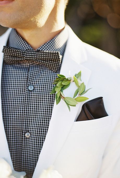 Groomsmen Boutonniere, Romantic Garden Wedding, Groom Looks, Groom Boutonniere, Boutonniere Wedding, Romantic Garden, Groom Attire, Popular Wedding, Groom Style