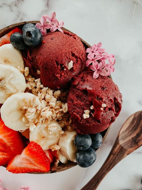 Acai Ice Cream, Acai Sorbet, Low Fodmap Recipes Dinner, Frozen Acai, Acai Bowls Recipe, Acai Smoothie Bowl, Acai Smoothie, Summertime Drinks, Easy Eat