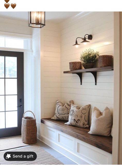 Front Hall Decor, Mudroom Ideas Entryway, Shiplap Entryway, Home Entrances, Entryway Decor Ideas, Mudroom Ideas, Hallway Inspiration, Mudroom Entryway, White Shiplap Wall