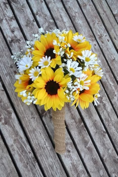 Boho Rustic Wedding Bouquets Sunflower Daisy Wedding, Daisy Wedding Bouquet, Daisy Bouquet Wedding, Sunflower Bridal Bouquet, Garden Wedding Bouquet, Wedding Flower Guide, Silk Wedding Flowers, Sunflower Daisy, Sunflower Themed Wedding