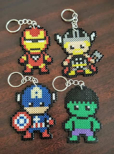 Avengers Perler Bead Patterns, Mini Beads Ideas, Perler Beads Marvel, Avengers Perler Beads, Avengers Perler, Chibi Avengers, Mini Perler Beads, Hama Mini, Hamma Beads Ideas