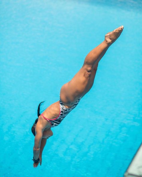 Ingrid Oliveira Springboard Diving, Olympic Diving, High Diving, Diving Springboard, Female Swimmers, Women Athletes, Women's Diving, Aerial Acrobatics, Swimming Quotes