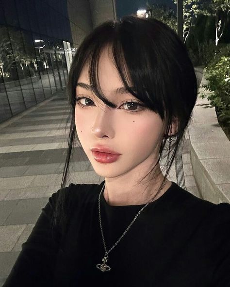 Tomboy Makeup, Makeup Ulzzang, Anime Makeup, Ulzzang Makeup, Asian Short Hair, Cool Face, Cheap Makeup, Goth Makeup, Ideas For Instagram Photos