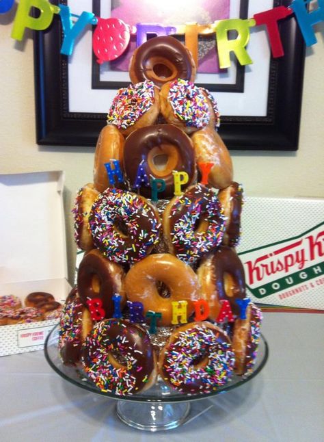 Donut tower! Donut Birthday Tower, Donut Tower Birthday, Donut Cake Tower, Stack Cakes, Amazing Cupcakes, Donut King, Donut Tower, Cooking Fever, Cake Tower