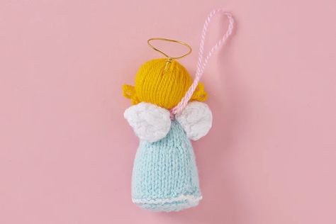 Free Knitting Patterns Uk, Circular Knitting Patterns, Christmas Knitting Projects, Knitted Christmas Decorations, Christmas Knitting Patterns Free, Small Knitting Projects, Angel Pattern, Miniature Knitting, Christmas Elf Doll