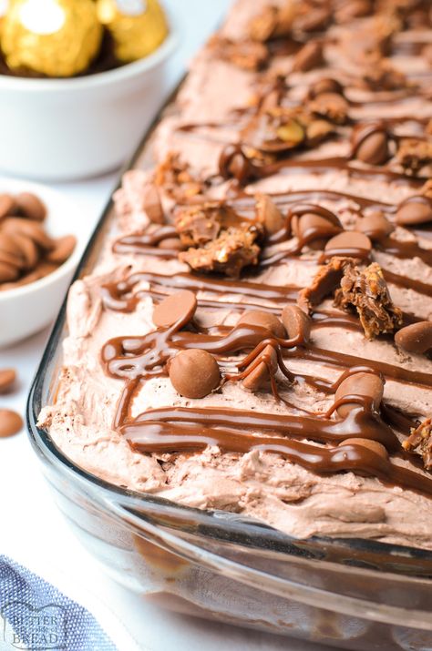 Ferrero Rocher Poke Cake Ferraro Rocher Desserts, Ferrero Rocher Recipes, Ferror Rocher Cake, Nutella Poke Cake, Ferrero Rocher Dessert, Ferrero Rocher Candy, Rocher Cake, Ferrero Rocher Cake, Ferrero Rocher Chocolate