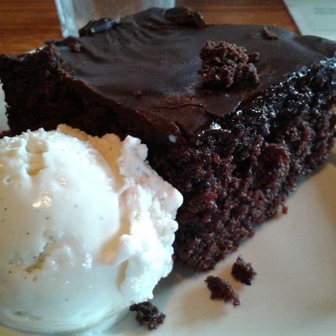 Cracker Barrel Double Chocolate Fudge Coca-Cola Cake Recipe Cola Cake Recipe, Chocolate Coca Cola Cake, Mandarin Cake, Coke Cake, Cracker Barrel Recipes, Coca Cola Cake, Cake Recipes At Home, Cola Cake, Mocha Recipe