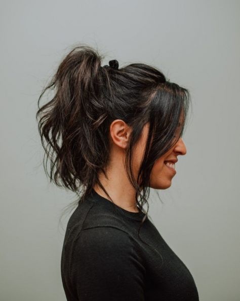 High Messy Ponytail Tutorial #hairstyles #haircolor #hairstyle Messy Ponytail Short Hair, Half Up Half Down Hair High Pony, Short Hair High Ponytail, Messy Ponytail Tutorial, Ponytail With Bangs, Messy High Ponytails, Messy Ponytail Hairstyles, Matrix Hairstyle, Short Hair Ponytail