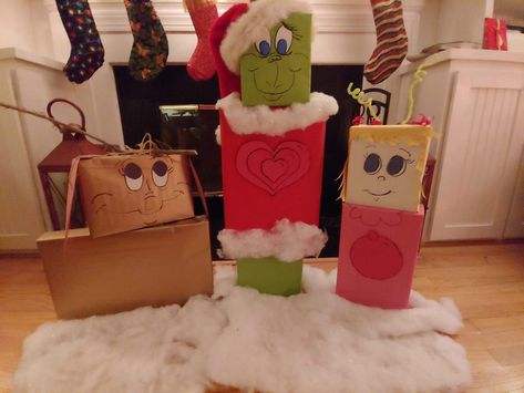 Grinch Gift Wrapping Ideas, Grinch Wrapping Ideas, Grinch Wrapping, Ptsa Ideas, Grinch Diy, Grinch Night, Homemade Gift Boxes, Grinch Decor, Christmas Gift Themes