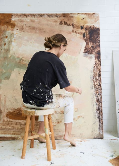 Inside Artist Ashleigh Holmes' Wabi-Sabi Apartment on Sydney's Northern Beaches – Bed Threads Wabi Sabi Diy, Modern Wabi Sabi Interiors, Wabi Sabi Color, Wabi Sabi Texture, Wabi Sabi Inspiration, Wabi Sabi Home Decor, Wabi Sabi Art Painting, Wabi Sabi Painting, Painters Studio