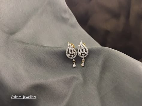 Diamond gold earrings designs 
Diamond earrings Daily Wear Diamond Earrings Indian, Ear Rings Gold Indian Daily Wear, Diamond Tops Earrings, Gold Earrings Designs For Daily Use, Simple Diamond Earrings, Daily Wear Earrings, Fashion Jewelry Necklaces Gold, Silver Anklets Designs, Pearl Earrings Designs