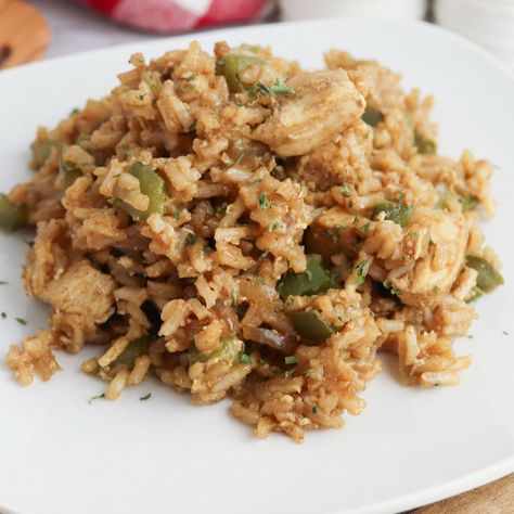 Indulge in the fiery fusion of flavors with our Blackstone Cajun Chicken Fried Rice. Join us on a journey to Cajun country with every bite. Blackstone Betty Recipes, Blackstone Betty, Pizza Oven Recipes, Cajun Fries, Chicken Fried Rice Recipe, Cajun Dishes, Cajun Cooking, Chicken Kabobs, Cajun Chicken